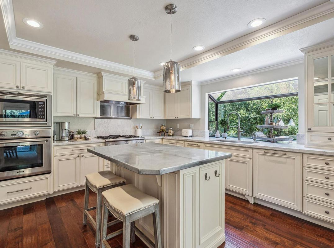 Elegant and Expanded Blackhawk Gem